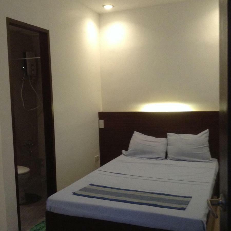 Ziur Inn Laoag Esterno foto