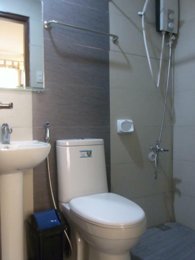 Ziur Inn Laoag Esterno foto